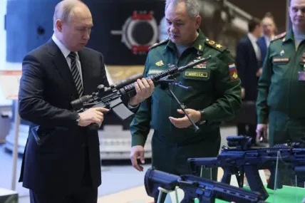 Новите "Калашников"! Руският концерн показва за първи път съкратените автомати АК-15К и АК-19К