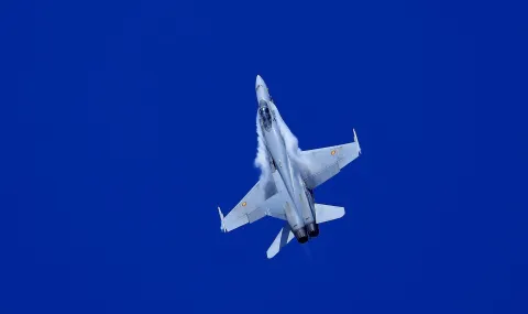Полша вдигна бойната си авиация заради въздушната тревога в Украйна