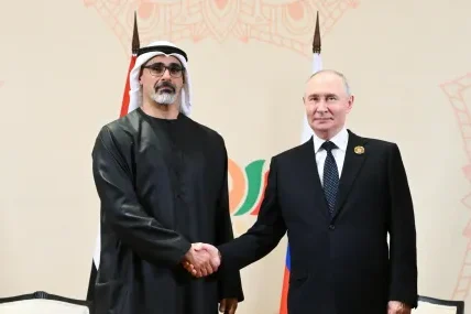 Престолонаследникът на Абу Даби обсъди с Путин двустранните отношения и международната обстановка