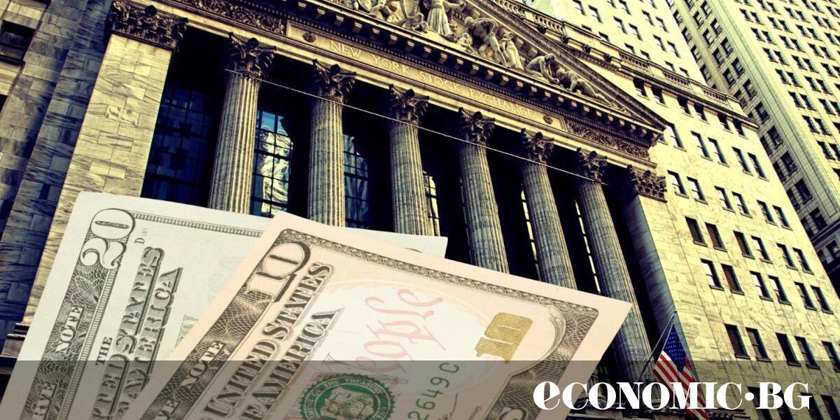 Разпродажбата на американски дълг се ускори, петролът скочи над 105 долара