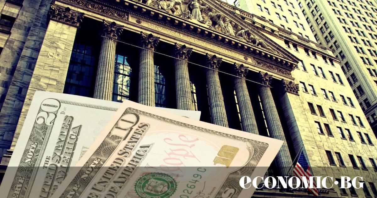Разпродажбата на американски дълг се ускори, петролът скочи над 105 долара