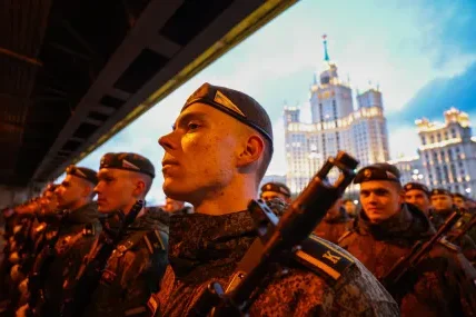 Русия заяви, че е ударила три кораба на пристанището в Черноморск