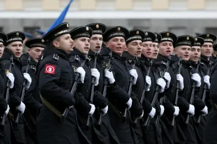 Русия твърди, че е ударила пътуващи към Украйна товарни кораби с оръжие