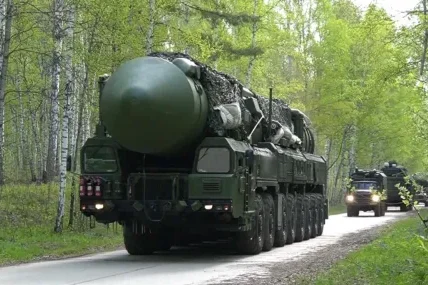Русия увеличава броя на готовите за изстрелване ядрени бойни глави до 9-годишен връх
