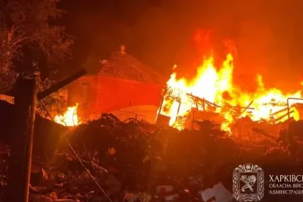 Руски удар по Чугуев уби трима, цивилен руснак загина в колата си