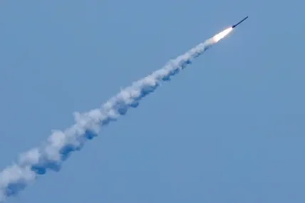Руски удари по 20 цели в Украйна, поразени са металургични заводи