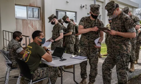 САЩ разследват смърт на военни след ваксинация