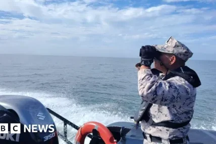 Седем моряци са в неизвестност след потъване на кораб край Тайланд