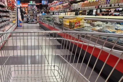 Спад в цените на някои храни в супермаркетите в Гърция