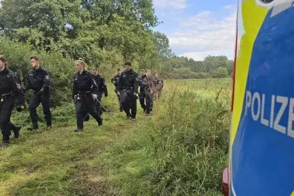 Тревога в Германия и Великобритания: подозрително вещество край военна база и двама арестувани в Манчестър
