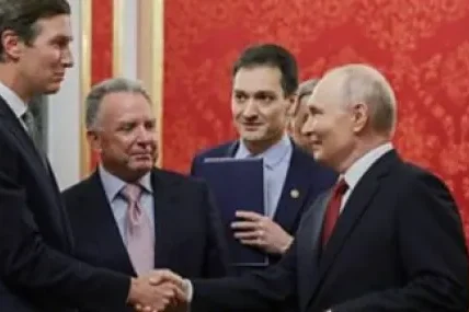 Уиткоф и Къшнър обядваха над три часа с Дмитриев, Путин ги посрещна в Кремъл