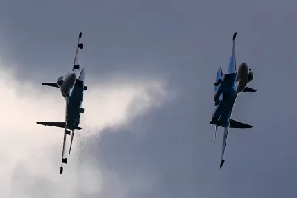 Украйна съобщи, че е поразила руски Су-24 на летището „Саки“ в Крим