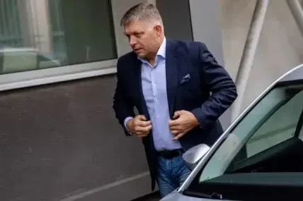 Фицо предупреди за предсрочни избори в Словакия през януари