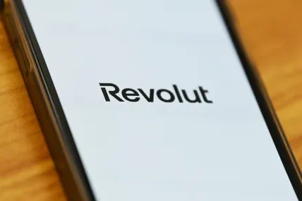 Хакери откраднаха личните данни на клиенти на Revolut, представяйки се за италианската полиция