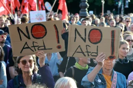 Хиляди излязоха на протест с искане за забрана на „Алтернатива за Германия“
