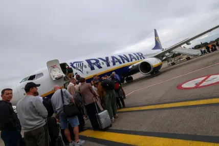 Ryanair предупреди: Авиокомпаниите не могат да поддържат ниски цените на билетите при сегашните нива на петрола
