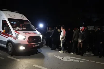 11 души загинаха при катастрофа с автобус в Турция