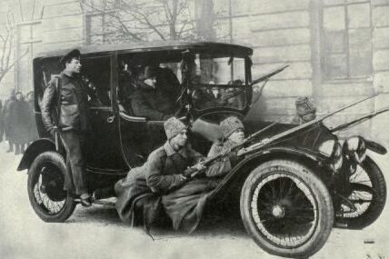 25 октомври 1922 г. Във Владивосток Червената армия слага край на гражданската война в Русия