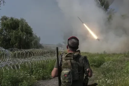 Байдън и Тръмп са искали от Мъск да включва и изключва Starlink в различни държави