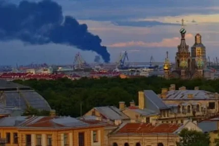 ВСУ в атака: Пожари в Санкт Петербург, гори нефтеният терминал