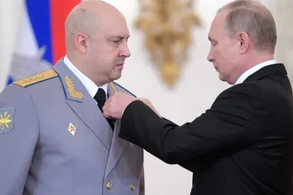 Генерал Суровикин се връща, но това няма да промени руската тактика