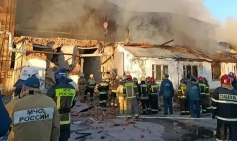 Голям пожар в руския град Иваново уби пожарникар