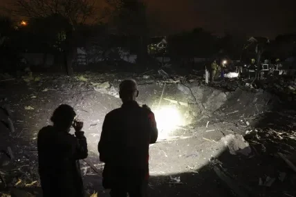 Двама пострадаха при руска атака с дронове в Киев