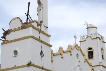 Десетки ранени и щети при земетресението в Панама (ВИДЕО)