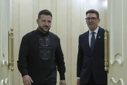 Зеленски обяви среща и общи стъпки с Великобритания