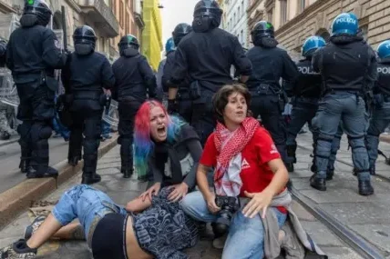 Нови сблъсъци между протестиращи и полиция в Милано