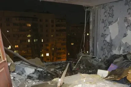 Петима пострадаха при удар по медицинско заведение в Харков