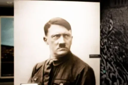 Пламъци погълнаха историческата резиденция на Хитлер в Бавария