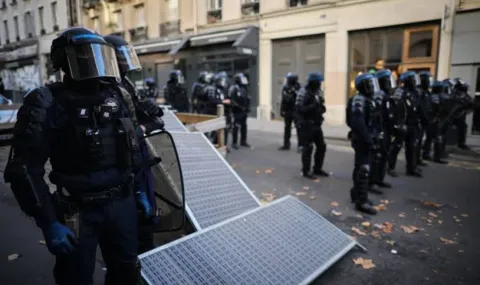 Полицията разпръсна протест край Елисейския дворец в Париж