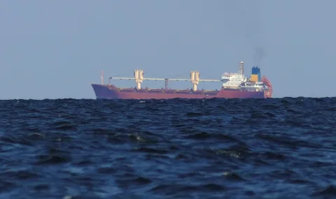 Русия нанесе удари по четири товарни кораба