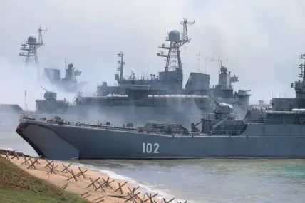 Руската армия: Ударени са три кораба с военни товари за Украйна