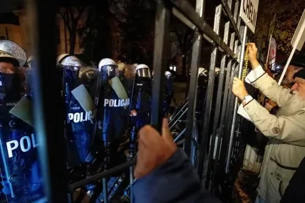 Трима задържани при протеста пред полския Конституционен съд