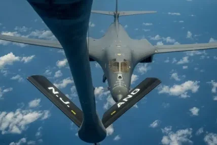 Тръмп: Заплахи наложиха изтеглянето на B-1 от Великобритания