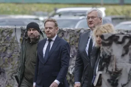 Украинският външен министър: Само силата ще донесе мир