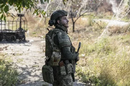 Украйна изпитва остър недостиг на военни на фронта