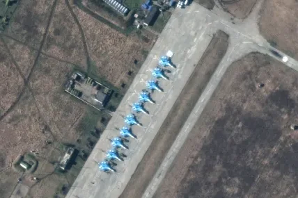 Украйна съобщи за унищожаването на шест руски Су-34М при удар по военно летище