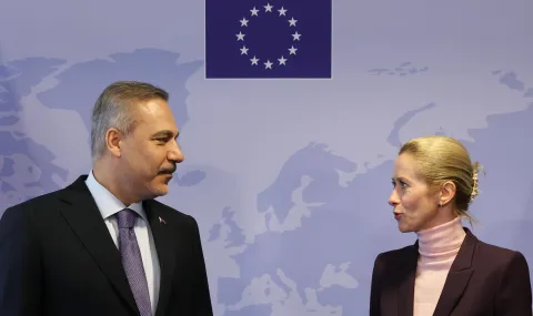 Хакан Фидан и Кая Калас обсъдиха проблемите с доставките на зърно за световните пазари