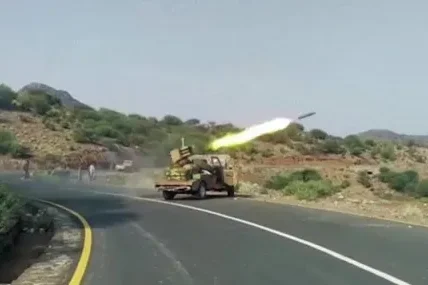 Хусите обявиха ракетни удари по летището в Рияд и военни бази в Саудитска Арабия