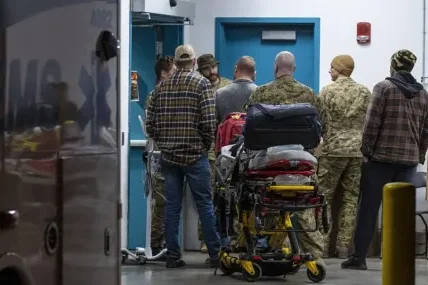 Четирима военни са загинали при пожара във военната база в Канада