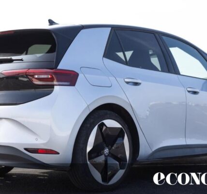 Volkswagen изтегля хиляди автомобили заради дефектни батерии